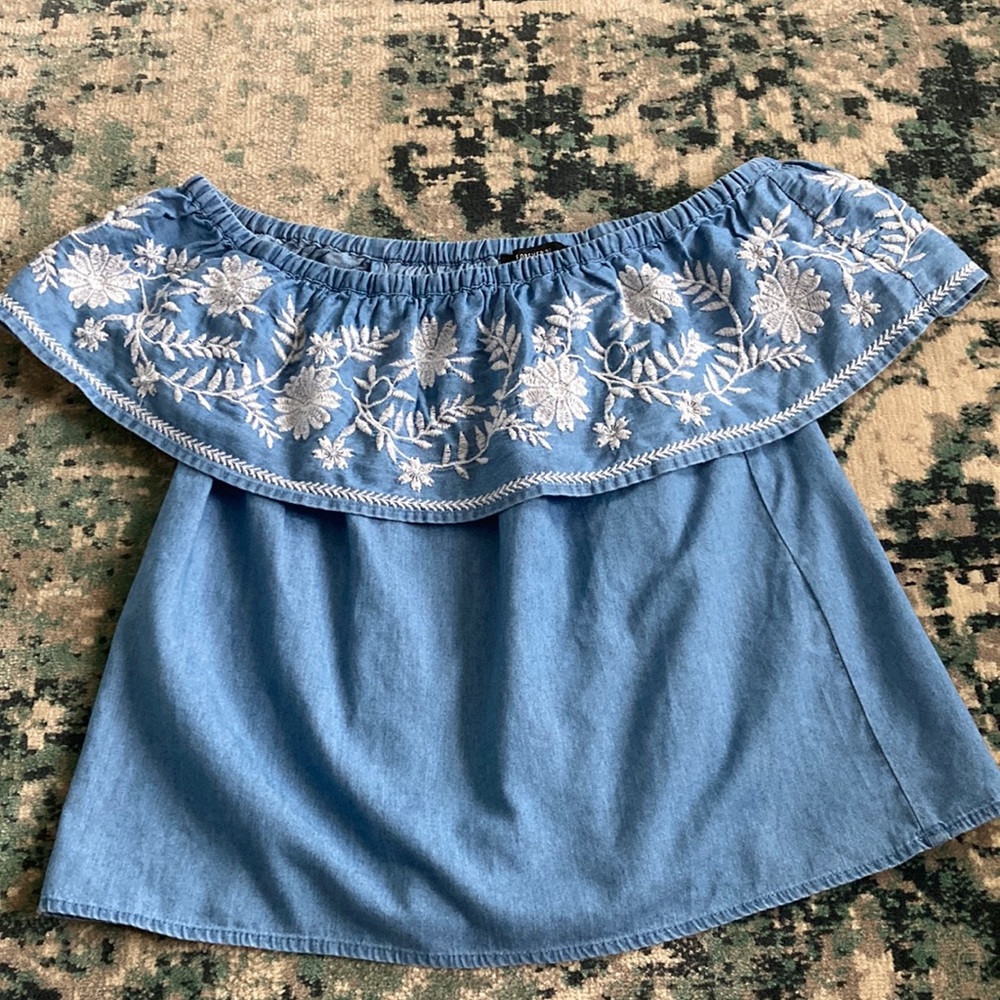NWT Off-the-shoulder Chambray Top